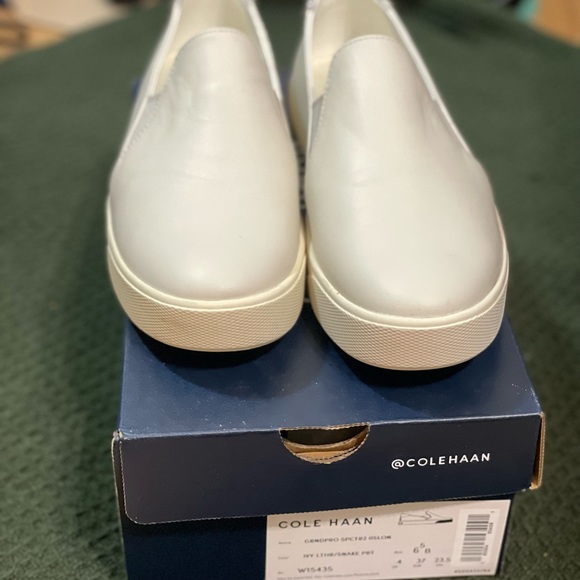 Cole Hann Slip Ons NEW - Picture 4 of 5